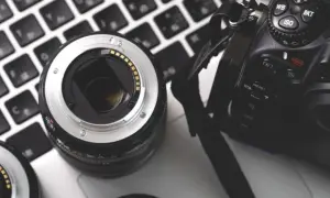 Obiektyw zmiennoogniskowy: Co to jest? Poradnik dla początkujących