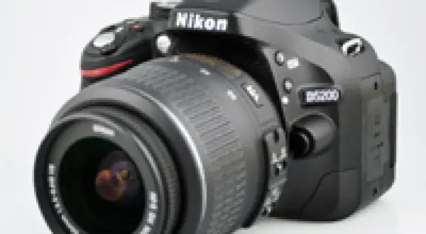 Nikon D5200 w 2026: Czy warto kupić? Recenzja i porady
